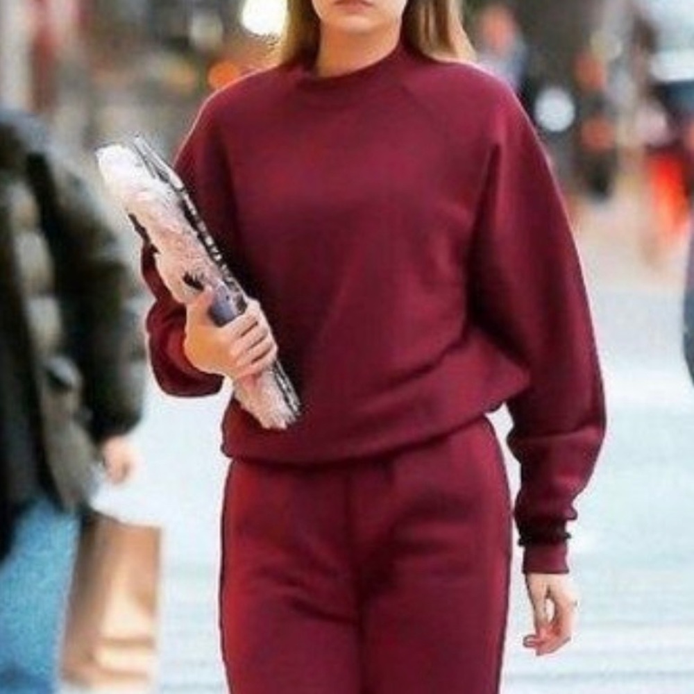 🌟Burgundy sweatshirt 🌟